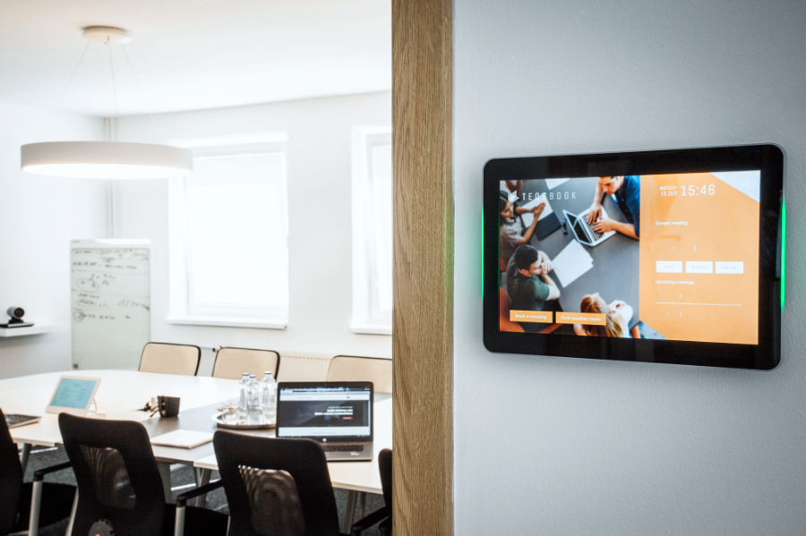 Digital signage pred meeting room AV Integra Bratislava